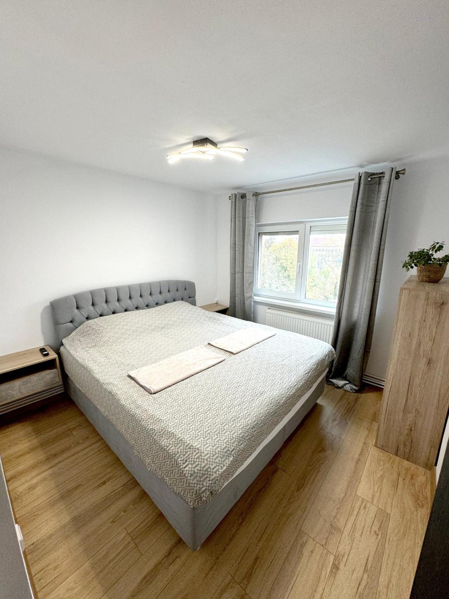 Ultracentral Apartment Târgu Jiu Esterno foto